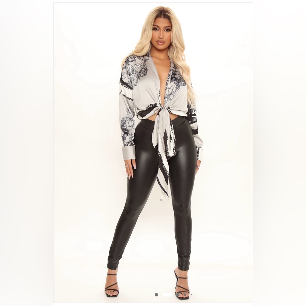 Fashion Nova Black and White Tie-Front Blouse